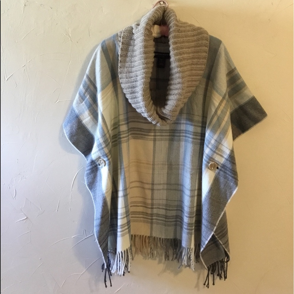 Johnson and Murphy Blue Gray Plaid Fringed Poncho